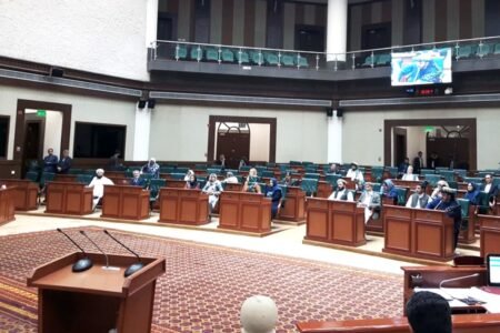 زمزمه خروج کامل آمریکا از افغانستان مجلس بزرگان این کشور را به ترس انداخته است