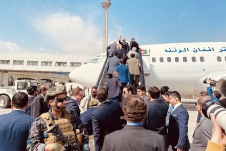 عبدالله عبدالله در راس هیاتی عالی‌رتبه رهسپار مسکو شد