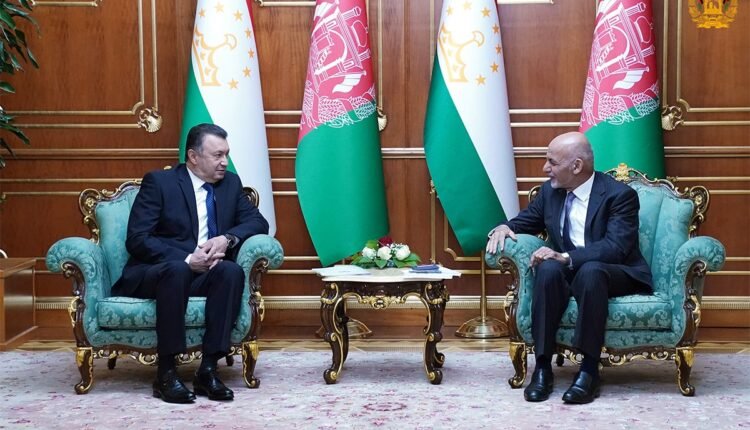 غنی با صدراعظم پاکستان min