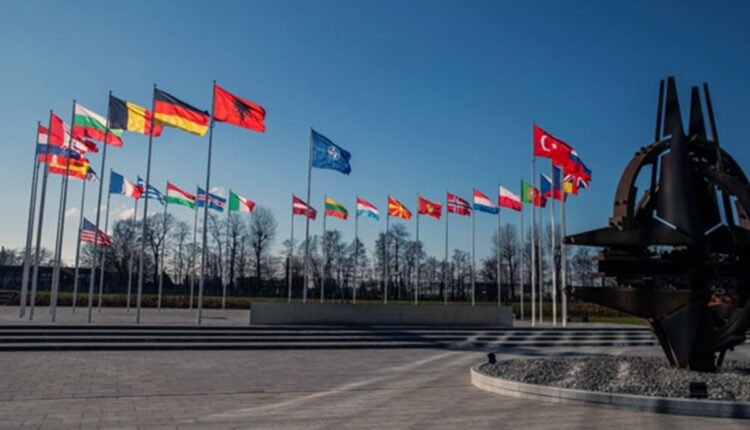 وزرای ناتو بروکسل min