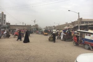 هوا در منطقه درب قندهار به دلیل آسفالت نشدن این جاده min هوا در منطقه درب قندهار به دلیل آسفالت نشدن این جاده min