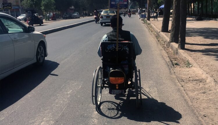 به خود باور دارد، پس می تواند2 min