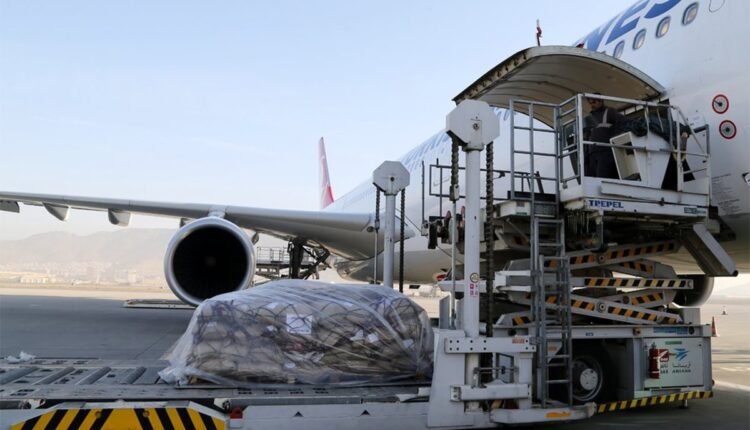 در میدان هوایی هرات min