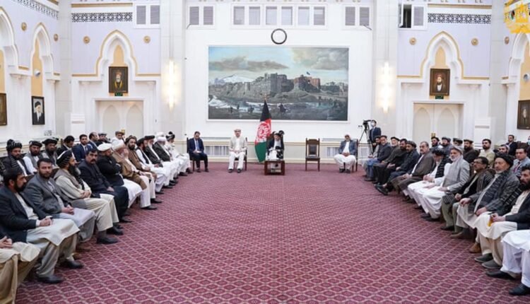 با دیگر فریاد صلح خواهی سر زد min