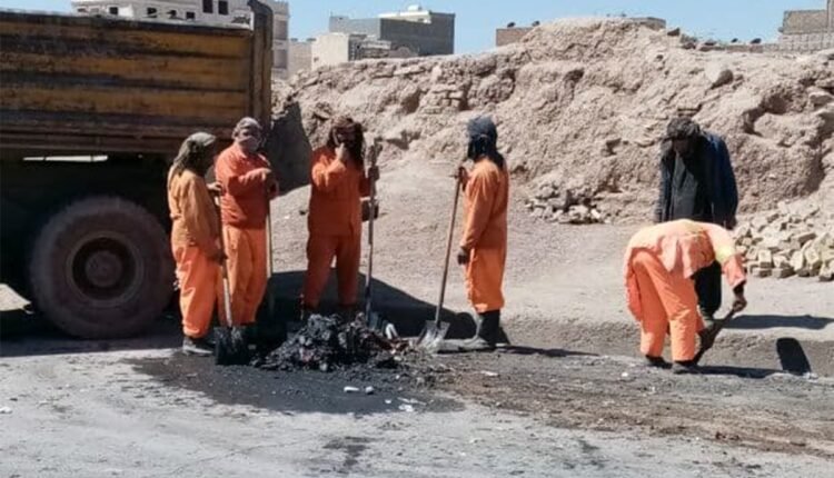 پوشان در تلاش تنظیف شهر min