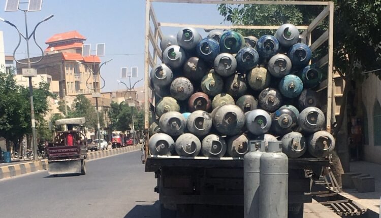 تعداد کپسول گاز در داخل یک موتر خطرناک نیست min