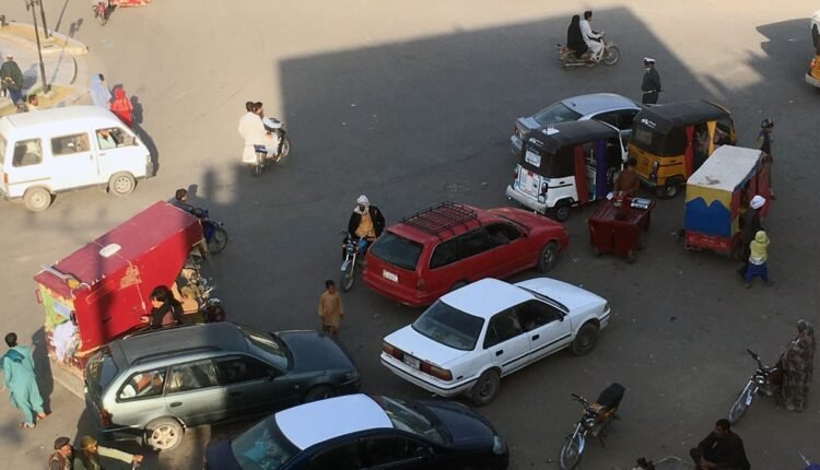 توجهی به قوانین ترافیکی با وجود حضور مامور ترافیک