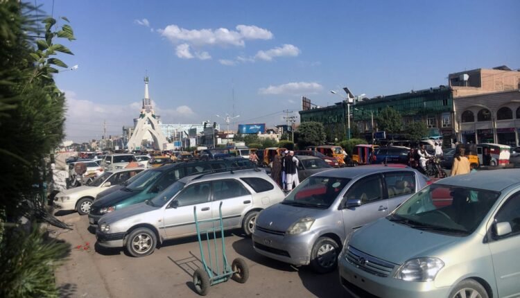 نظمی های ترافیکی و عدم برخورد پولیس ترافیک با متخلفان