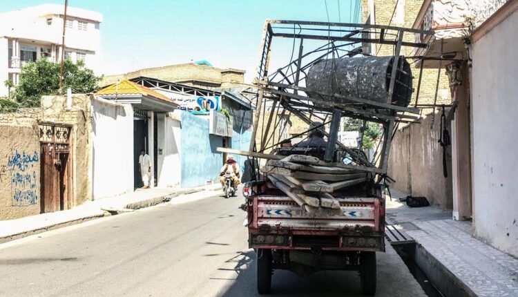 نکردن قوانین ترافیکی که یر جای خود از رعایت نکات ایمنی هم خبری نیست