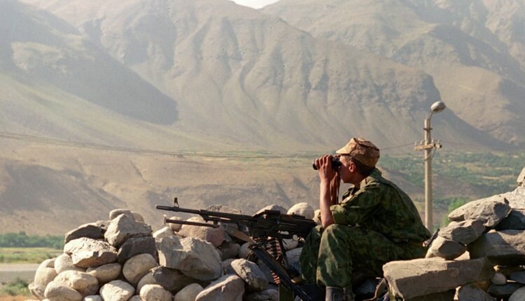 میان تاجیکستان و افغانستان min