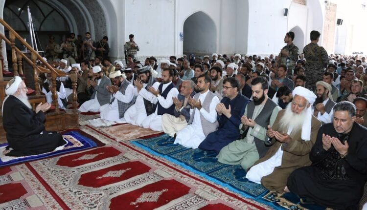 عید فطر امروز با حضور والی هرات برگزار شد min