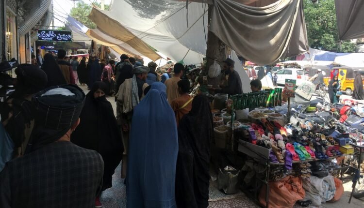 شدن بازار خرید و فروش در آستانه عید