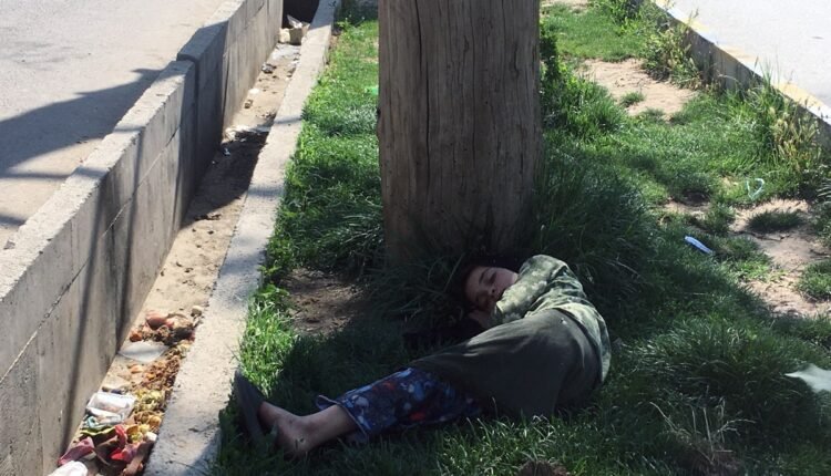 از نشانه های گسترش فقر