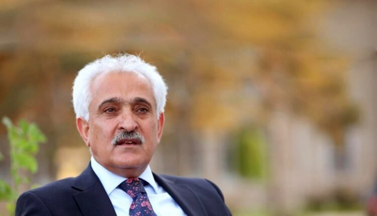 دادفر اسپنتا min