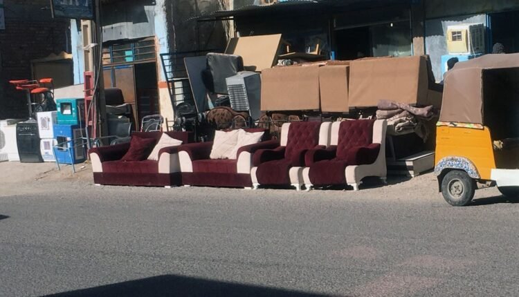 که به خود حق داده تا گ.شه ای از سرک عمومی را هم اشغال کند