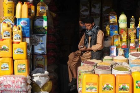 دولت افغانستان نسبت به ذخیره مواد غذایی در بازارهای کشور اطمینان داد