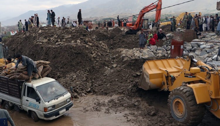 دستور وزارت داخله به پولیس افغانستان برای کمک به سیلزدگان