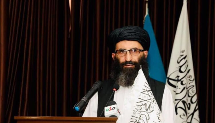 زمزمه‌های برکناری وزیر پیشین معارف طالبان به دلیل حمایت از تحصیل دختران