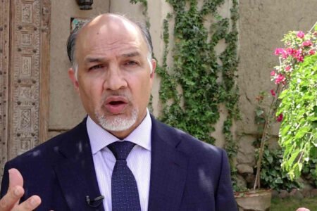 نماینده پیشین افغانستان در سازمان ملل: طالبان اجازه اشغال سفارت‌ها را ندارند