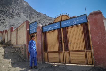 درخواست دوباره یونیسف برای اقدام مثبت طالبان در بازگشایی مکاتب