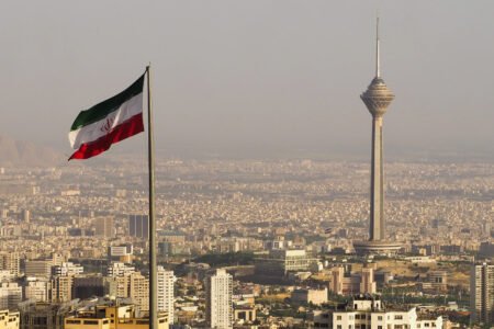 منابع خبری از حمله به پناهجویان افغان در شرق پایتخت ایران خبر می‌دهند