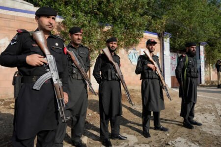 در یک شب و روز، ۱۹ نیروی امنیتی پاکستان در خیبرپختونخوا کشته شدند